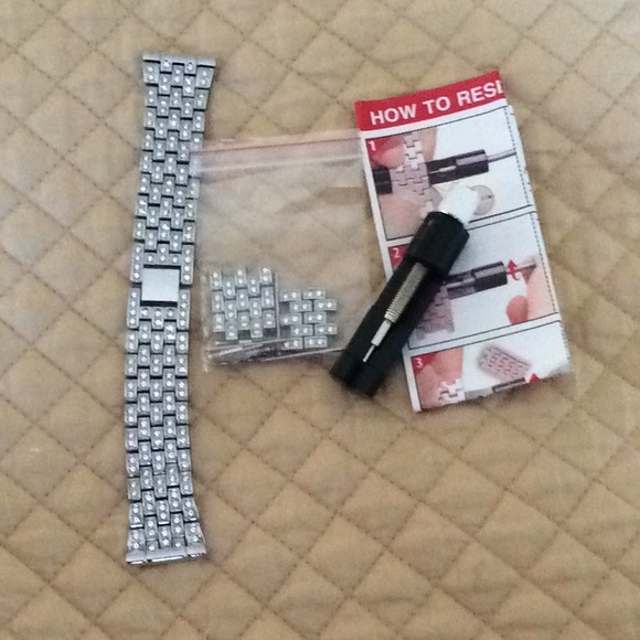 Fitbit Versa band with crystals. - Picture 1 of 2